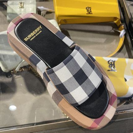 burberry sandals outlet.